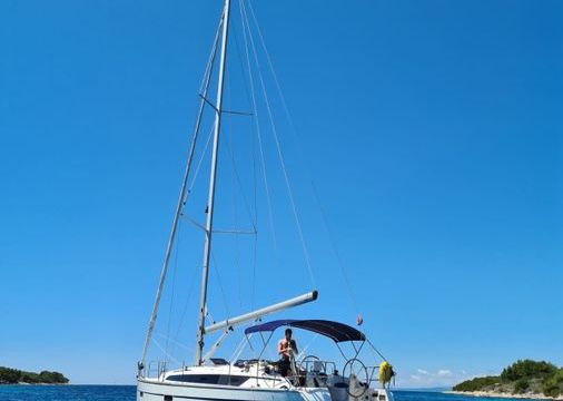 Bavaria 37