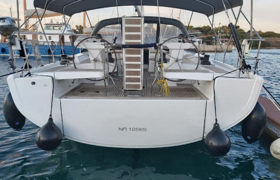 Hanse 548