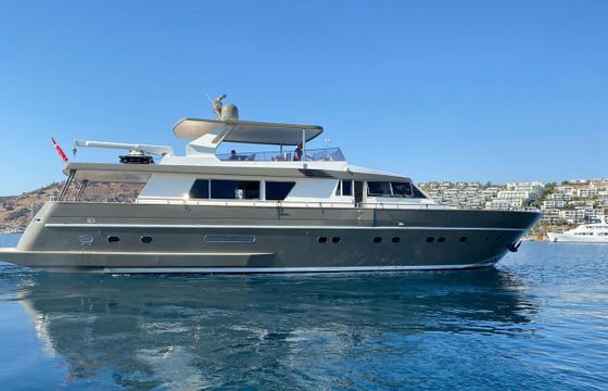 M/Y 85