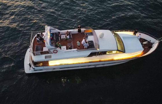 Canados 75 Fly Bridge