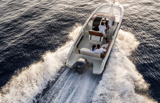 Invictus Yachts 240 CX