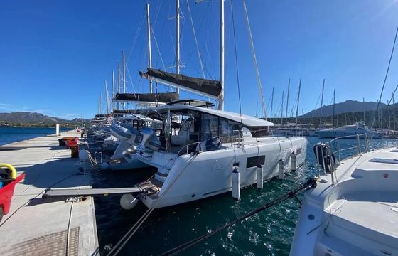 Lagoon 42