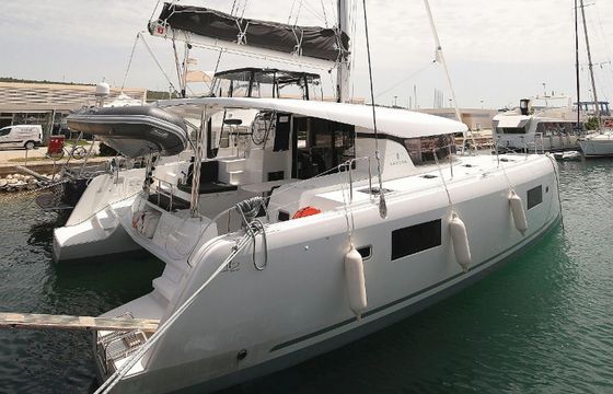 Lagoon 42