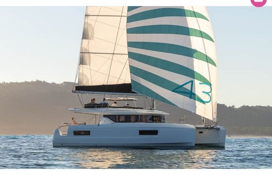 lagoon 43