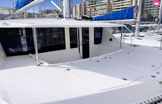 robertson &amp; caine leopard 44