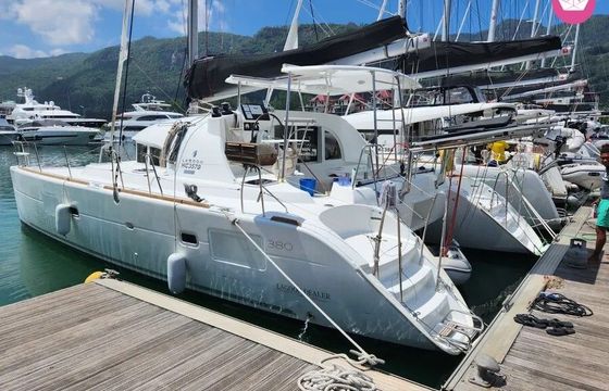 lagoon lagoon 380