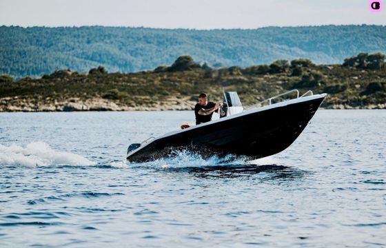 unique boats s490