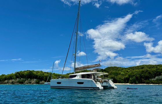 fountaine pajot helia 44
