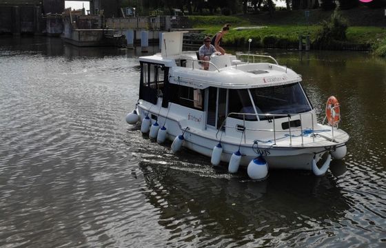 balt yacht suncamper 30 flybridge