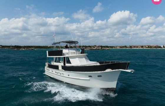hatteras 53’