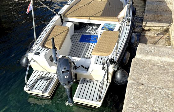 the ultimate luxury private sundeck boat without skipper