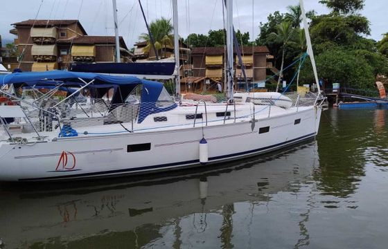 delta yacht charter 41