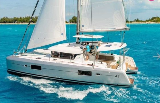queen lagoon 42