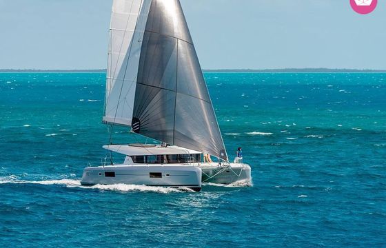 lagoon 42 2020