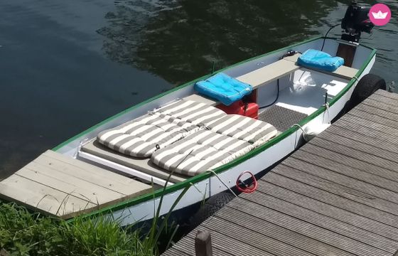 stalen vlet vecht - buitenboordmotor