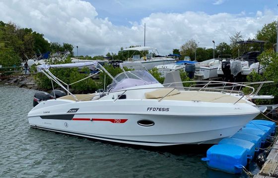 beneteau flyer 750 sun deck