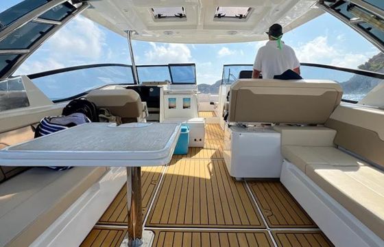 aquila 32 power catamaran