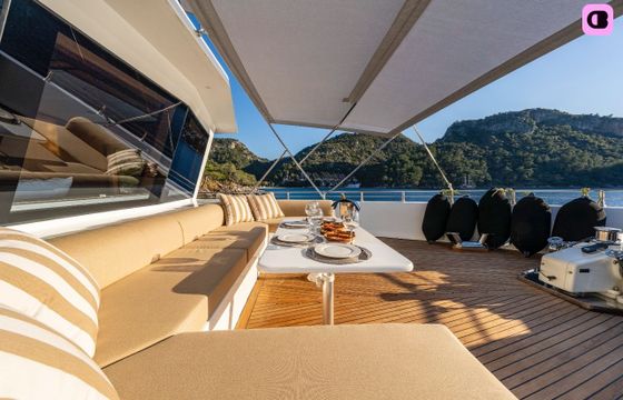 motoryacht lila trawler