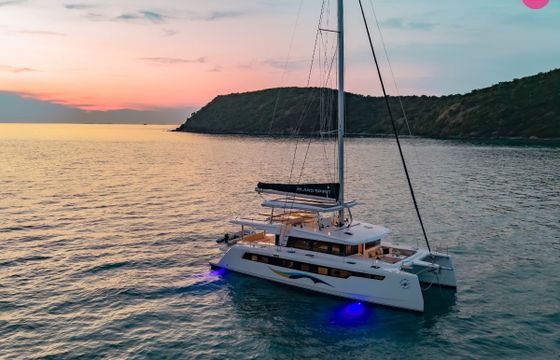 island spirit yachts is525 electric catamaran