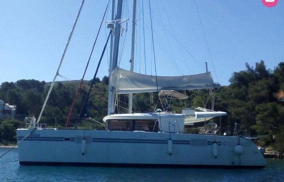 lagoon 450 fly
