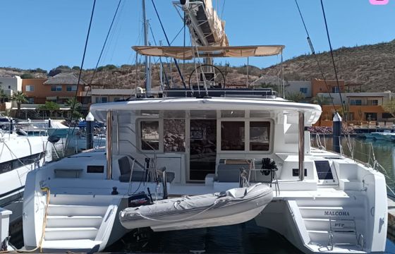 lagoon lagoon 52 f with watermaker &amp; a/c - plus