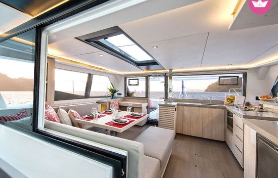 moorings 4500l crewed