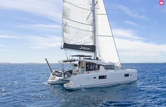 lagoon 42 a/c &amp; gen