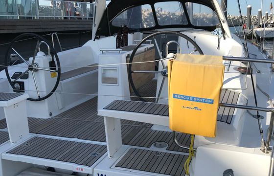 beneteau oceanis 38