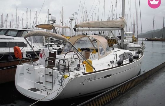 beneteau oceanis 40