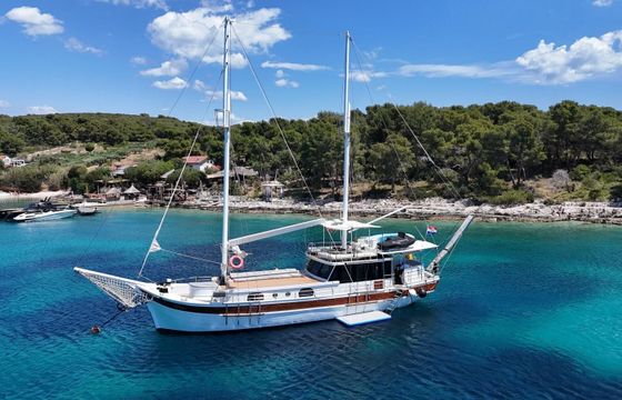 custom made 100ft performance sailing yacht