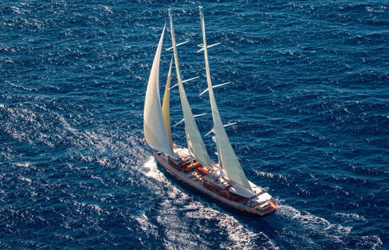 big blue yachting custom schooner with bermuda rig