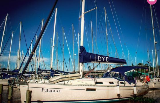 delta yacht charter 36,5