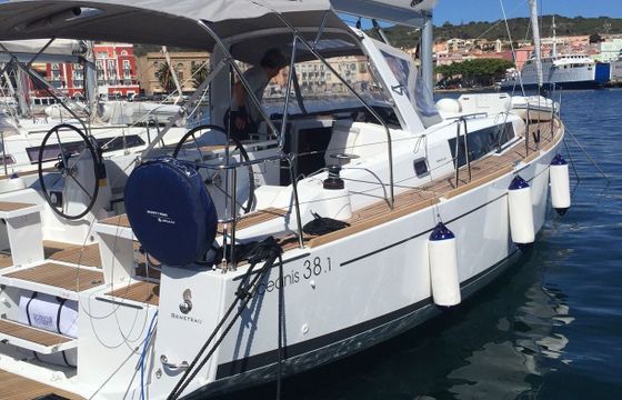beneteau oceanis 38