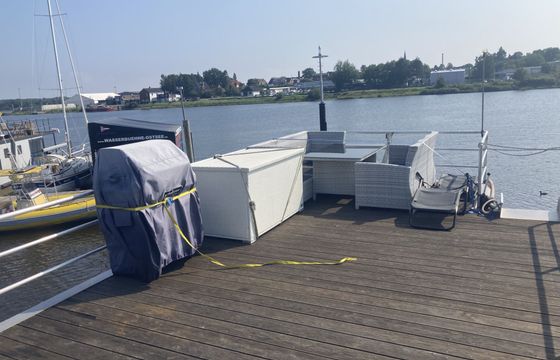 neumann yachting / dh marine trave 880