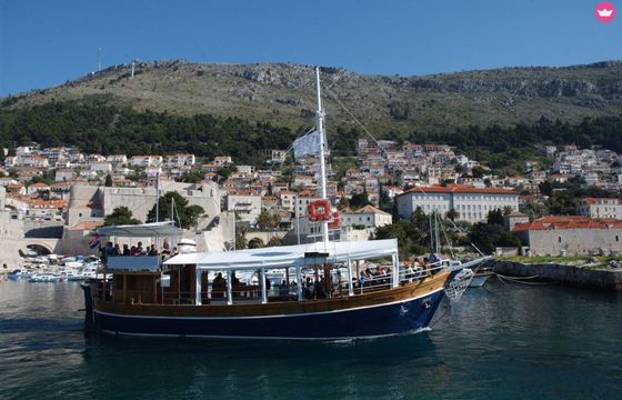 custom build traditional unique wooden boat