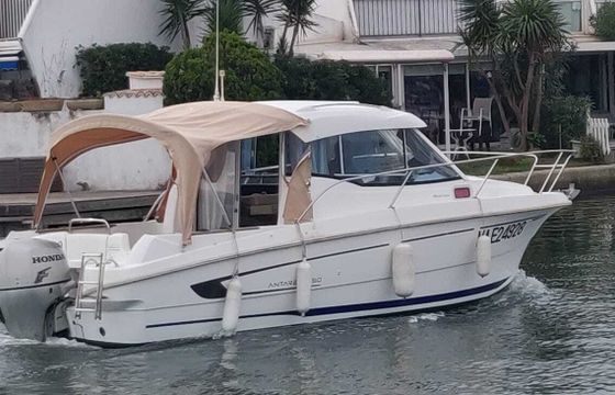 beneteau antares 750