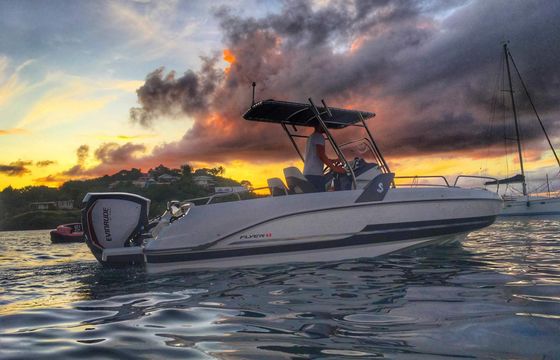 beneteau flyer 6.6 spacedeck