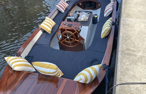 amsterdam sloep tender local experience
