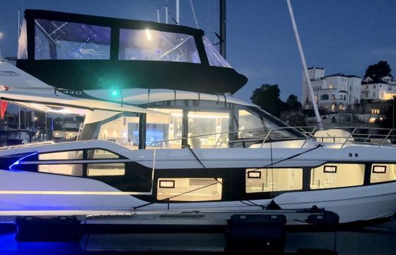 galeon yachts 440 fly