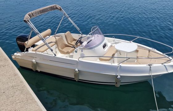 b2 marine cap ferret 572 open