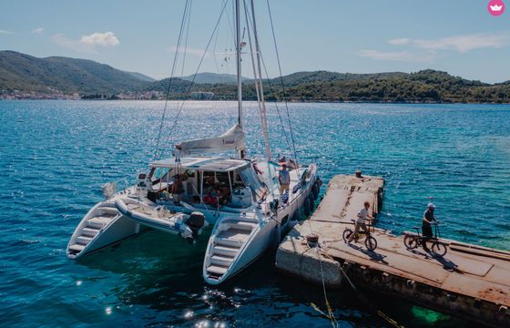 lagoon 570