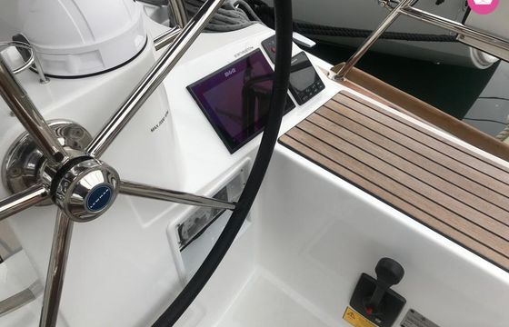 sun odyssey 519