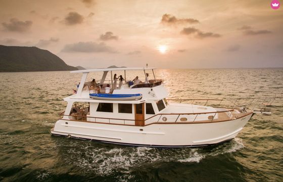 grand banks 53
