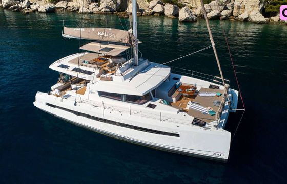 bali bali 5.4 skippered with watermaker &amp; a/c