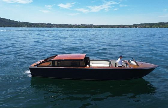 limousine boat venetian taxi taxi veneziano
