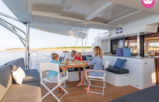 lagoon 46
