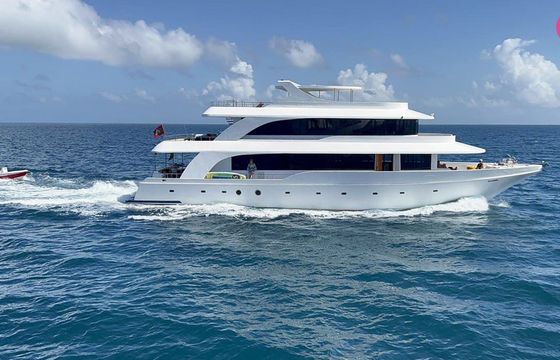 custom made 30m yacht in maldives