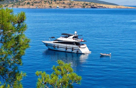 2022 azimut 65
