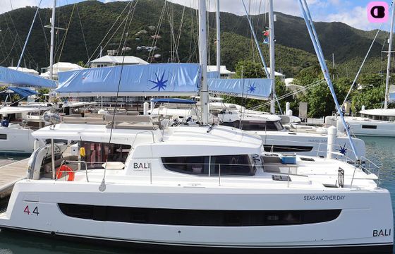 catana group bali 4.4 - 4 + 1 cab.