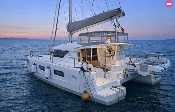 lagoon 38